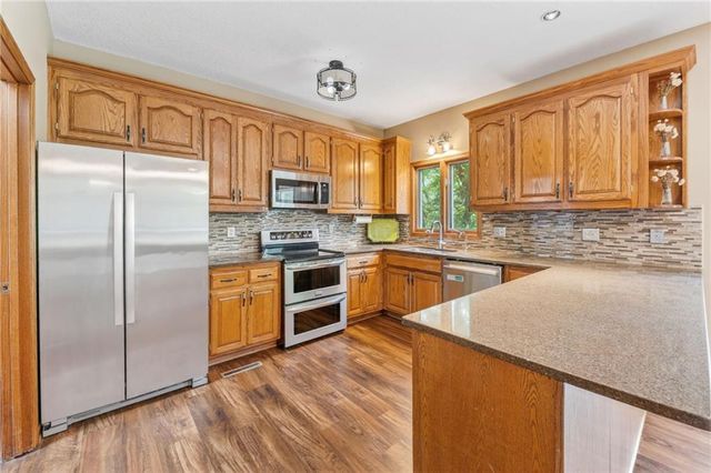 7608 NW Roberts Road, Weatherby Lake, MO 64152