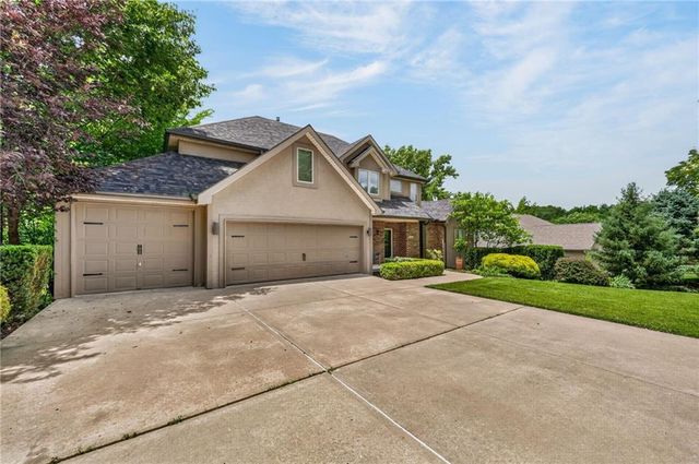 7608 NW Roberts Road, Weatherby Lake, MO 64152