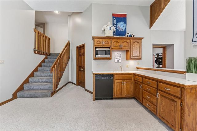 7608 NW Roberts Road, Weatherby Lake, MO 64152