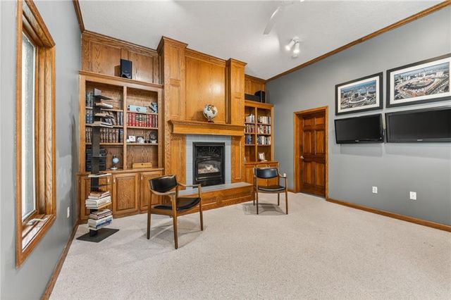 7608 NW Roberts Road, Weatherby Lake, MO 64152