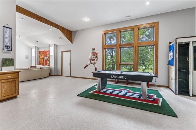 7608 NW Roberts Road, Weatherby Lake, MO 64152