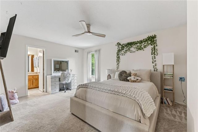7608 NW Roberts Road, Weatherby Lake, MO 64152