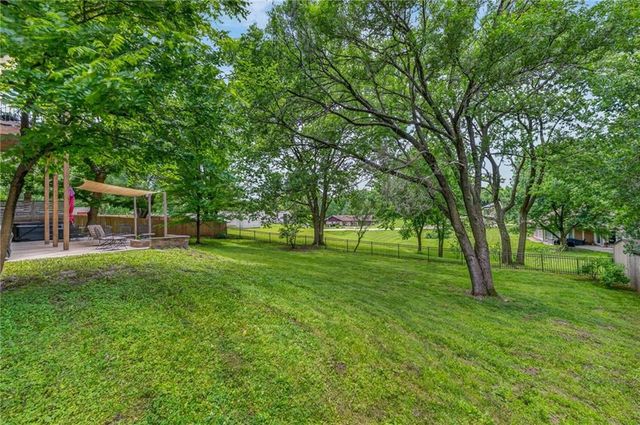 7608 NW Roberts Road, Weatherby Lake, MO 64152