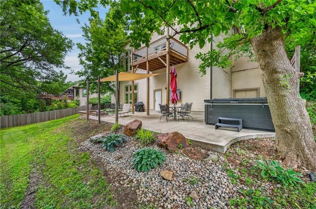 7608 NW Roberts Road, Weatherby Lake, MO 64152
