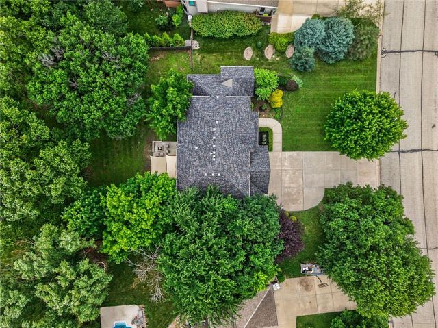 7608 NW Roberts Road, Weatherby Lake, MO 64152