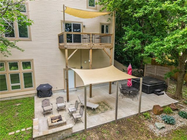 7608 NW Roberts Road, Weatherby Lake, MO 64152