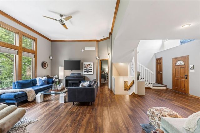 7608 NW Roberts Road, Weatherby Lake, MO 64152