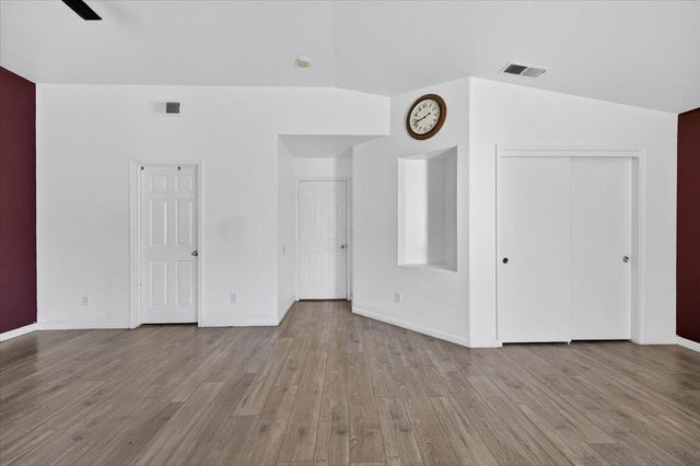 2437 N Tracy Avenue, Fresno, CA 93722