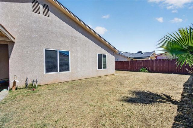 2437 N Tracy Avenue, Fresno, CA 93722
