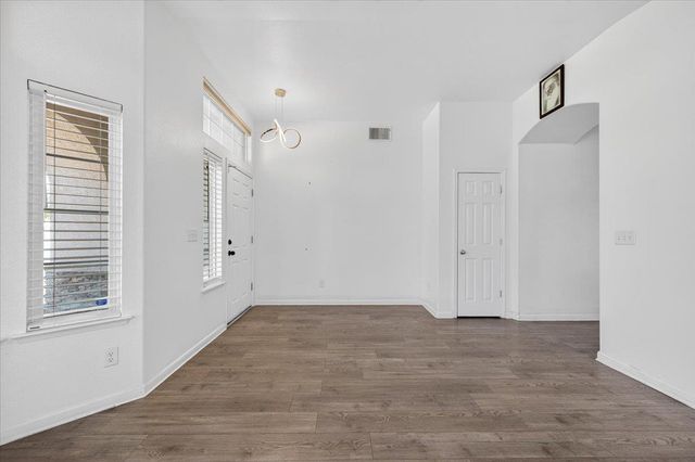 2437 N Tracy Avenue, Fresno, CA 93722