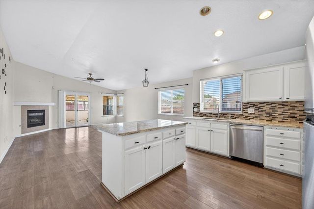 2437 N Tracy Avenue, Fresno, CA 93722