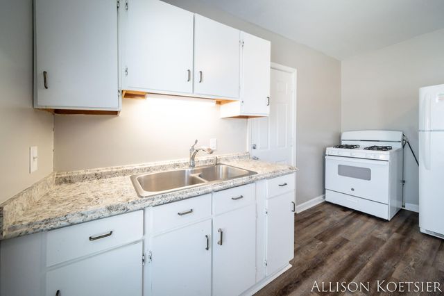 1750 Godfrey Avenue Sw, City Of Wyoming, MI 49509