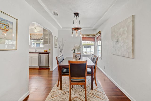 1864 46th St, Sacramento, CA 95819