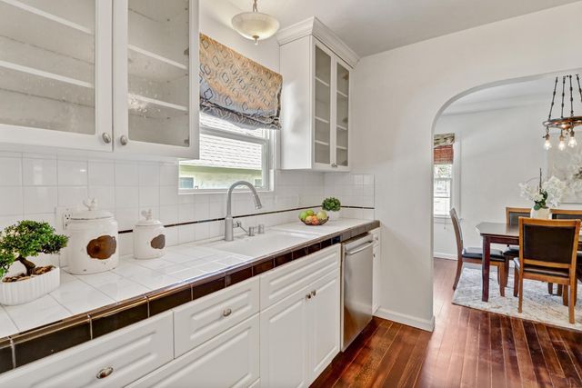 1864 46th St, Sacramento, CA 95819