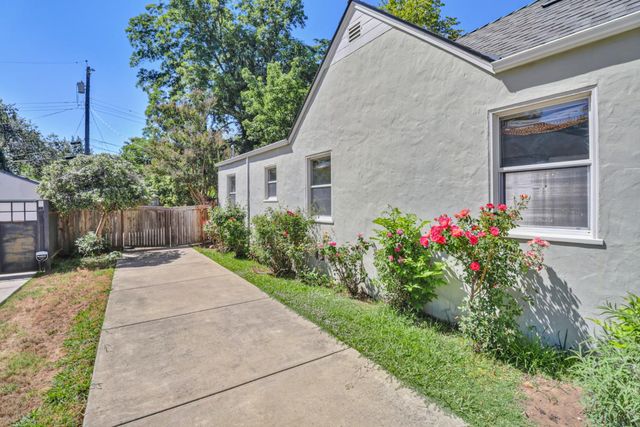 1864 46th St, Sacramento, CA 95819