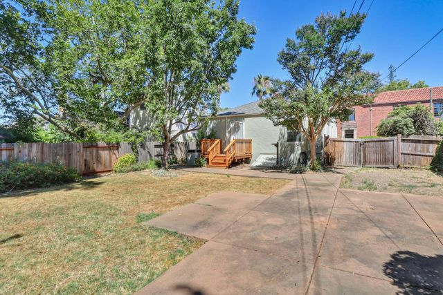 1864 46th St, Sacramento, CA 95819