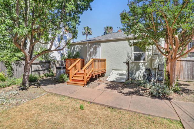 1864 46th St, Sacramento, CA 95819