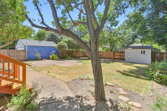 1864 46th St, Sacramento, CA 95819