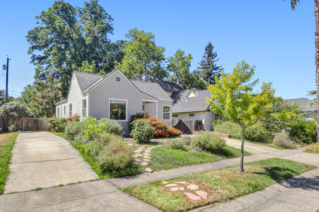 1864 46th St, Sacramento, CA 95819