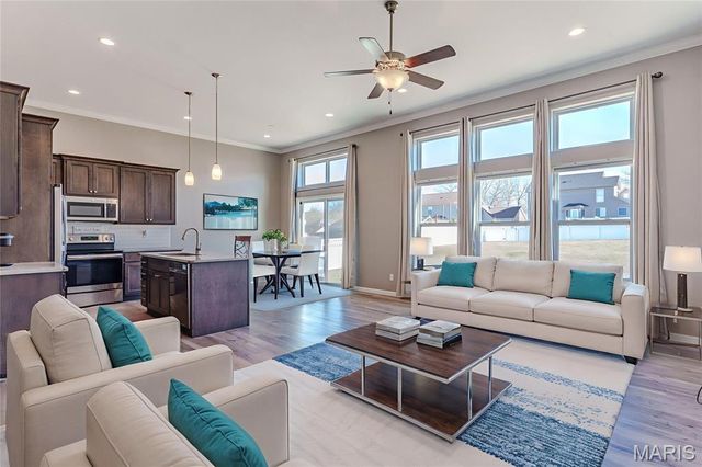 1042 Palisades Lane, Pacific, MO 63069