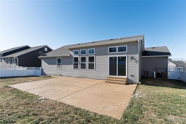 1042 Palisades Lane, Pacific, MO 63069