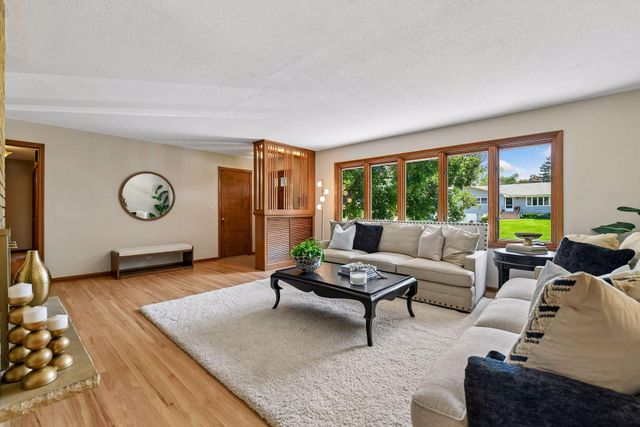 5932 Walnut Drive, Edina, MN 55436