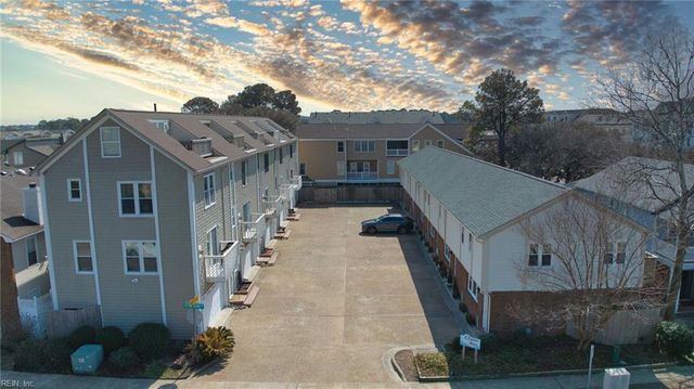 2311 Merry Oaks CT, Virginia Beach, VA 23451