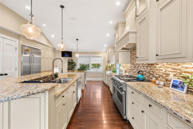 311 Great River Road, Great River, NY 11739