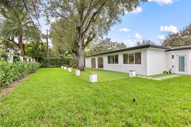 6011 Maynada St, Coral Gables, FL 33146