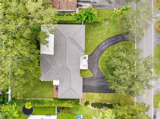 6011 Maynada St, Coral Gables, FL 33146