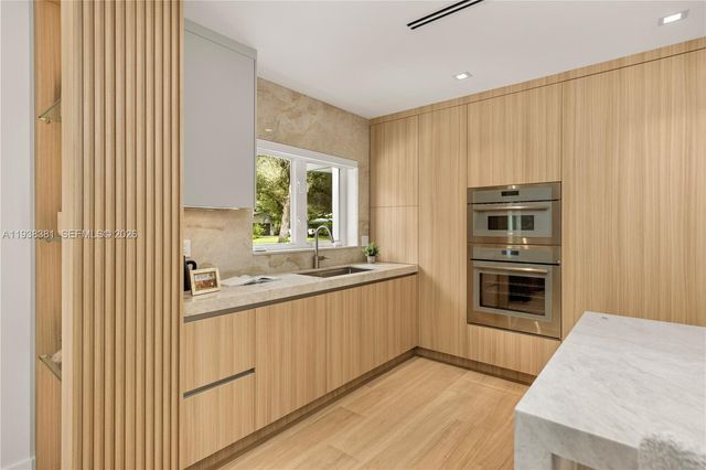 6011 Maynada St, Coral Gables, FL 33146