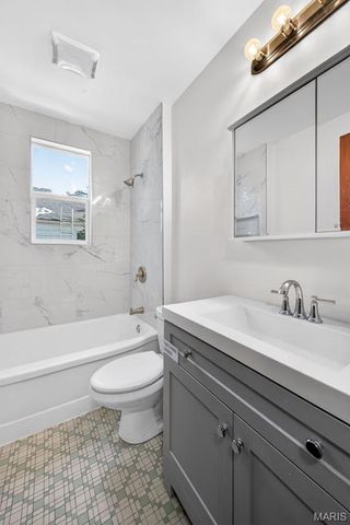 6318 Bradley Avenue, St Louis, MO 63139