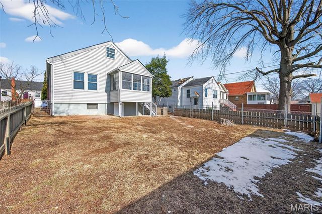 6318 Bradley Avenue, St Louis, MO 63139