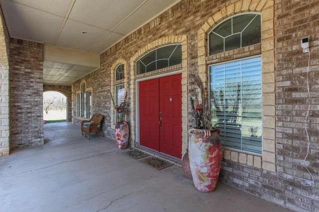 2507 S McGregor St, Coahoma, TX 79511