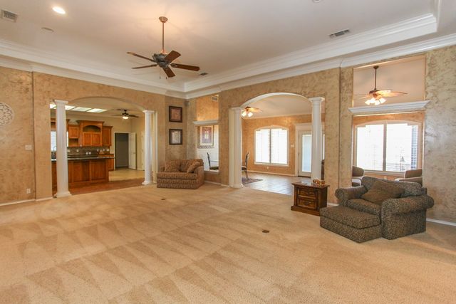 2507 S McGregor St, Coahoma, TX 79511