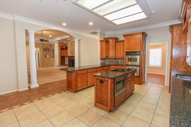 2507 S McGregor St, Coahoma, TX 79511