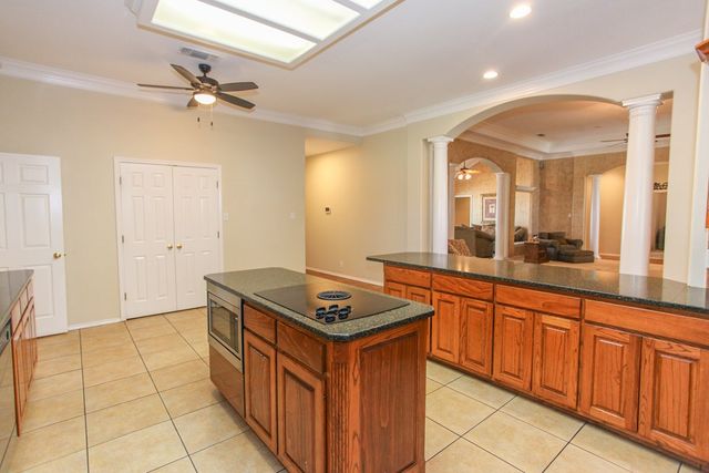 2507 S McGregor St, Coahoma, TX 79511