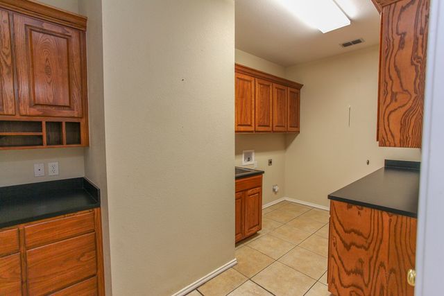 2507 S McGregor St, Coahoma, TX 79511