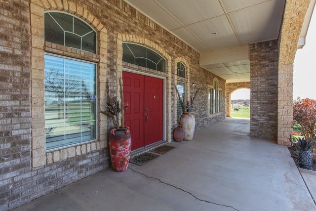 2507 S McGregor St, Coahoma, TX 79511