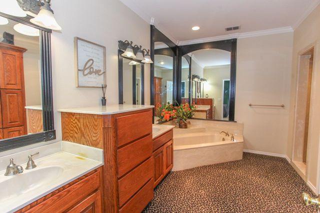 2507 S McGregor St, Coahoma, TX 79511