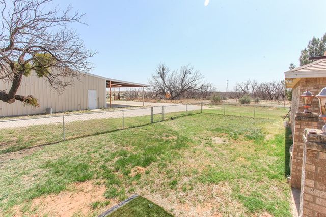 2507 S McGregor St, Coahoma, TX 79511