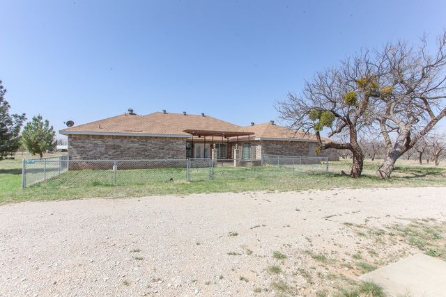 2507 S McGregor St, Coahoma, TX 79511