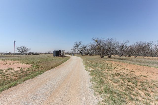 2507 S McGregor St, Coahoma, TX 79511