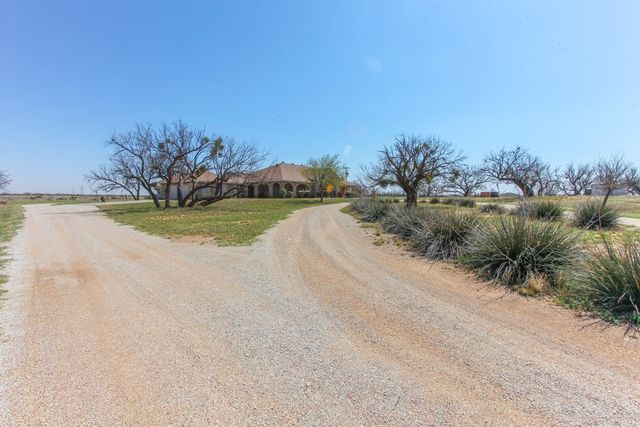 2507 S McGregor St, Coahoma, TX 79511