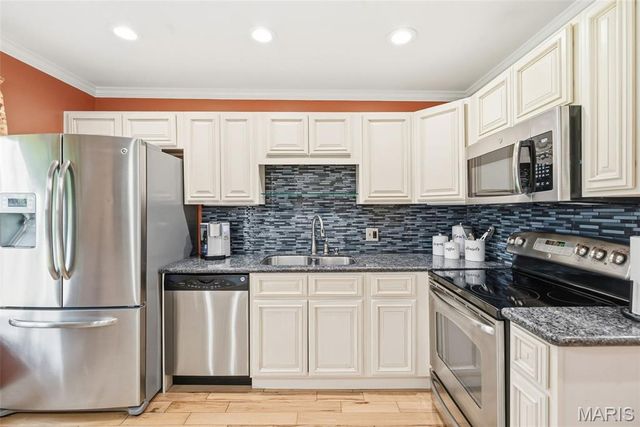 689 Sugar Trail Court 1, St Peters, MO 63376