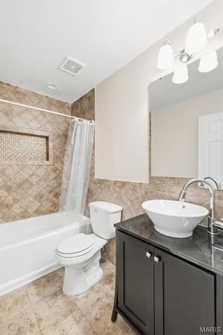689 Sugar Trail Court 1, St Peters, MO 63376