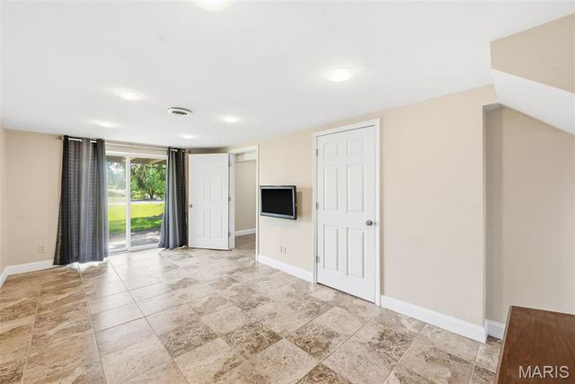 689 Sugar Trail Court 1, St Peters, MO 63376