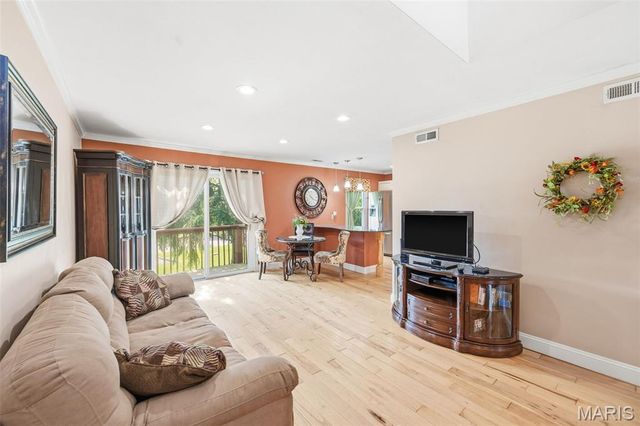 689 Sugar Trail Court 1, St Peters, MO 63376