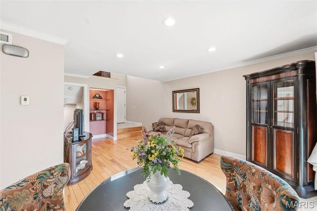 689 Sugar Trail Court 1, St Peters, MO 63376