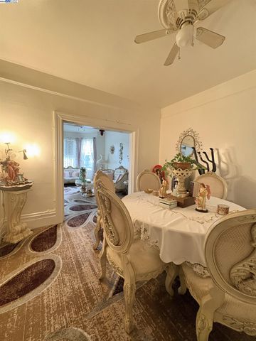 4592-4594 Mission St, San Francisco, CA 94112